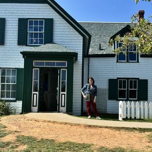 Meet your Posher, April